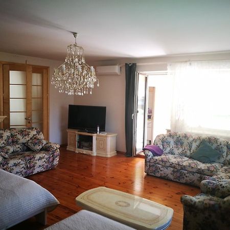 Irena Family House Hotel VNO Exterior foto
