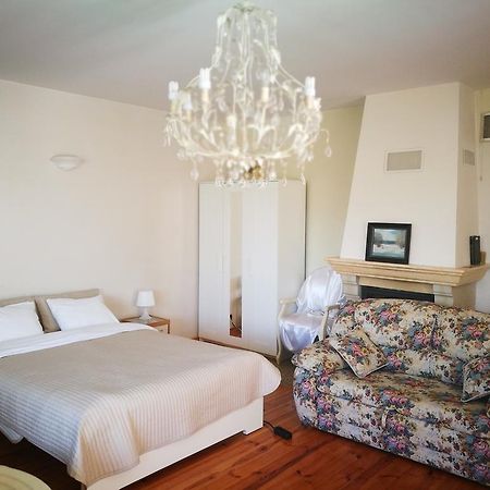 Irena Family House Hotel VNO Exterior foto
