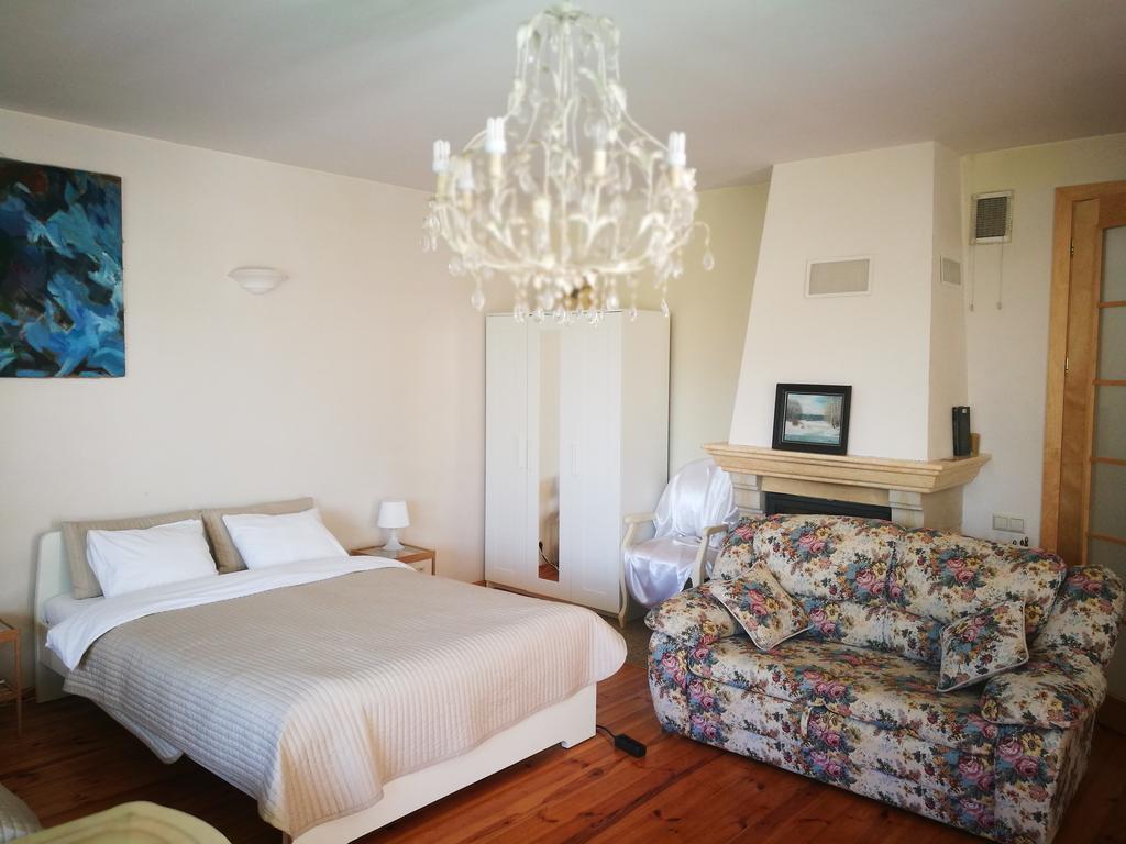 Irena Family House Hotel VNO Exterior foto